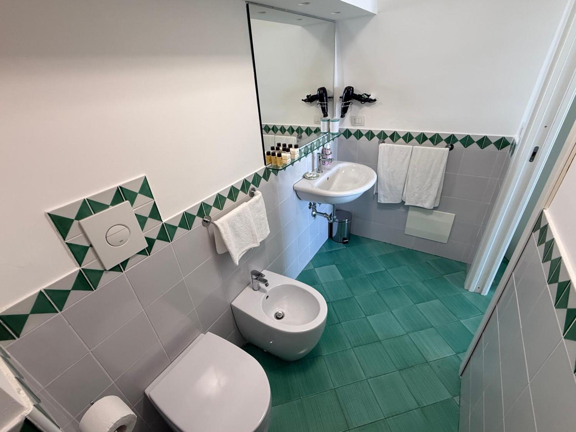 Villa Casa Gabriella - Amalfi Coast - Free Parking - Full Sea View Vietri Exterior foto